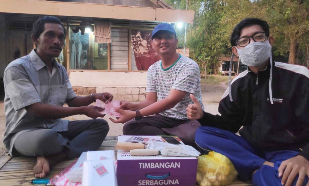 Cak Mat, Penjual Ikan Asin Mendapat Bantuan Modal Usaha dari G25 Indonesia